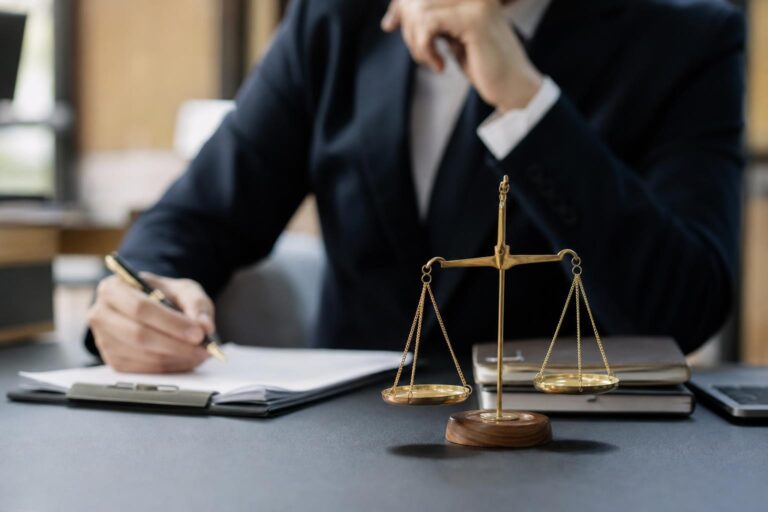 Assicurazione responsabilità civile professionale: cosa valutare prima di scegliere una copertura